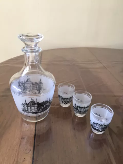 Carafe Avec Ses 3 verres à liqueur Châteaux de la Loire