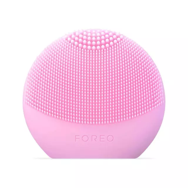 Foreo Luna Play Smart 2 Gesichtsreinigungsbürste reisefreundlich, kitzelnd mich rosa