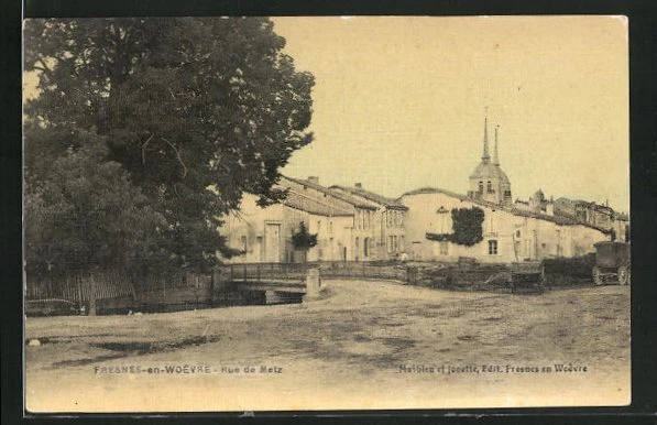 CPA Fresnes-en-Woevre, Rue de Metz