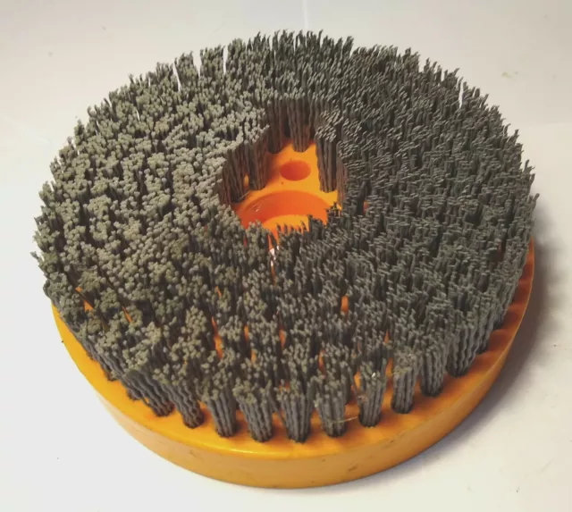 6" Diameter 1 inch Bore Hole Nylox Disc Brush 2000 Rpm Nylon disk 090/180 grit