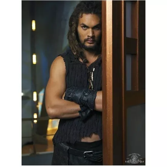 Stargate Atlantis Jason Momoa As Ronon Dex Against Door 8x10 Picture Celebrity P