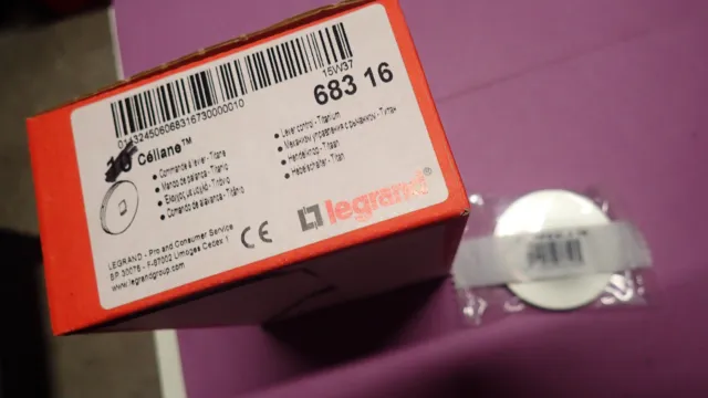 Legrand 68316 - Manette Doigt Enjoliveur Interrupteur poussoir A LEVIER Titane