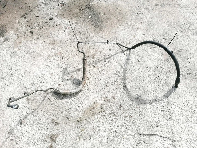 TUBO DI RITORNO servosterzo originale usato per volkswagen vento 1996