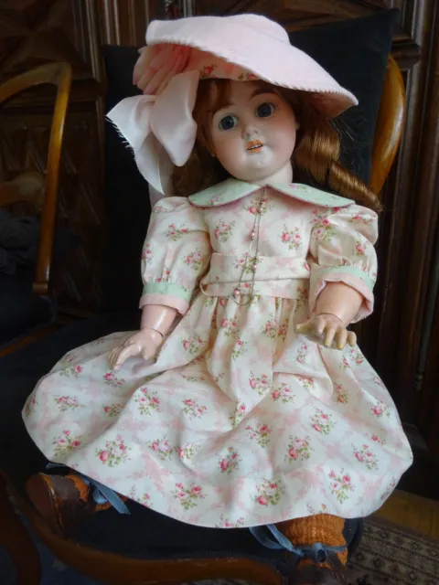 costume pour  poupée ancienne  de  54 cm.  Jumeau Bru Steiner SFBJ  tissu fleuri