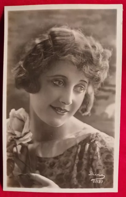 Cartolina Attrice Diana Karenne