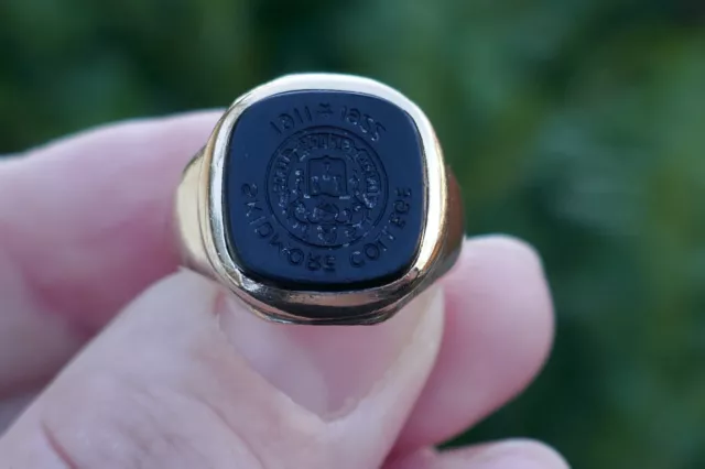 Vintage 10k Yellow Gold & Onyx Intaglio Wax Seal Skidmore College Ring - Size 7