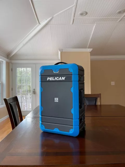 Pelican Elite Luggage Series carry-on case - Glue Residue - LOCK WORKS- USED