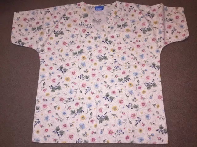 Misses Size Medium Blue Yellow Pink Green Floral Scrub Top