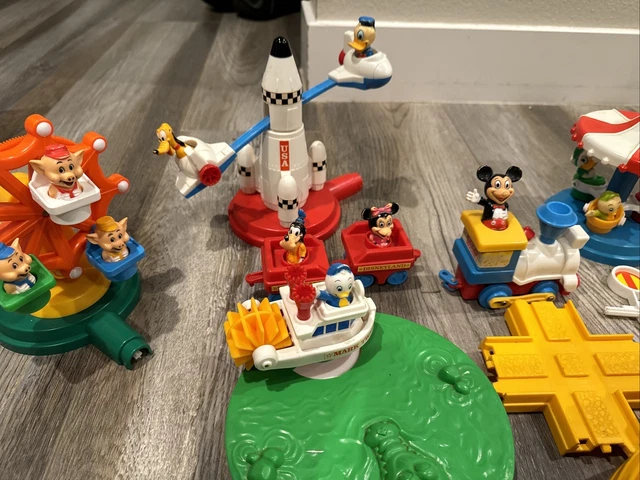 Vintage 1986 Disneyland Playset parasatic Train