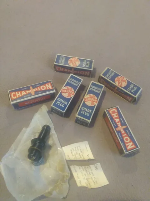 Lot of 6 WW2 Champion Aircraft Shielded WWII Spark Plugs 62-S Aviation NOS
