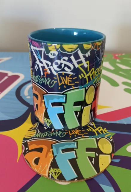 Mug tasse céramique  deco Graffiti- n 1  prénium (AAA) plus sous tasse liege