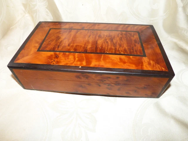 Ancien Grand Coffret 19 e Boite à Bijoux en Bois Marquetterie de Loupe de Thuyas
