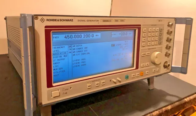 Rohde & Schwarz SME 03 RF Signal Generator 5KHz - 3 Ghz - Good working condition