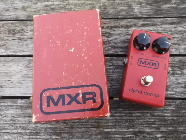 Mxr Dyna Comp Compressor (Vintage Block Logo) - Free Next Day Delivery In The Uk