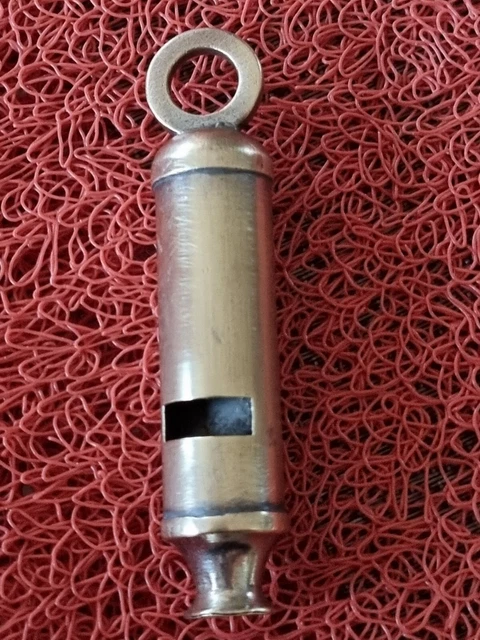 Ancien Sifflet Type Chasseur Scout – Métal – Fabriqué En France