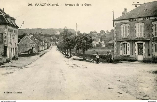 S6676 cpa 58 Varzy - Avenue de la Gare