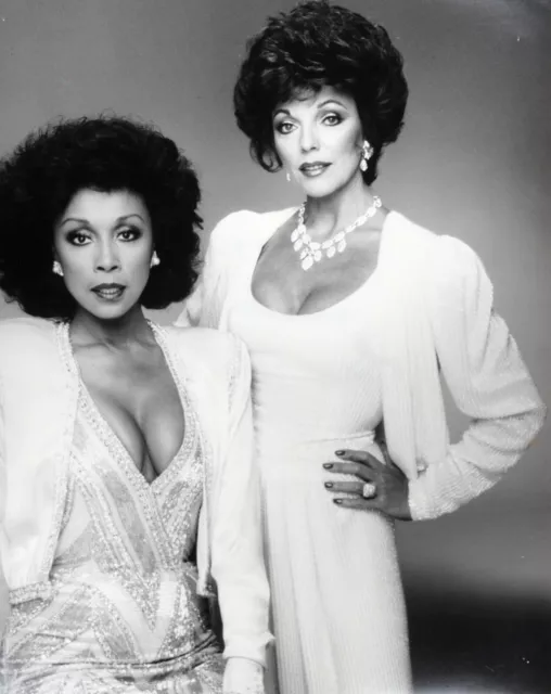 Foto vintage Joan Collins e Diahann Carroll, set di Dynasty, 1984