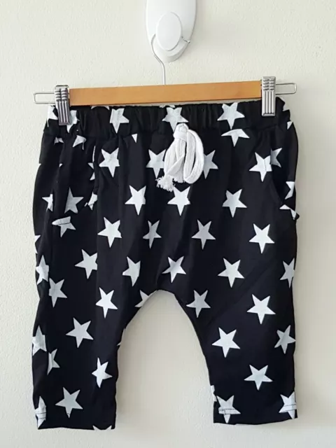 BNWT Kids Unisex Black Star Print Harem Capri Pants Size: 130 (4-5yrs) 2
