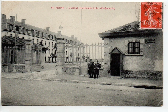 REIMS - Marne - CPA 51 - Théme vie Militaire - Caserne Neufchatel - Infanterie