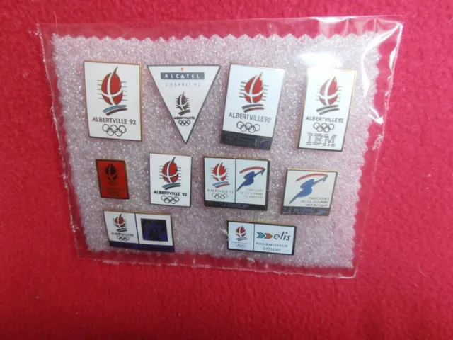 Lot 10 Pin's différents avec Attaches - JO  ( Jeux Olympiques ) 1992 Albertville