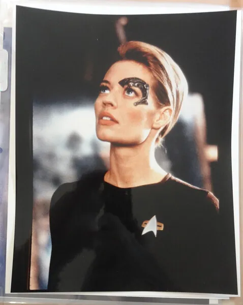 Star Trek: Voyager 7 of 9 Jeri Ryan 8 x 10 Original Color Photo Blue Uniform