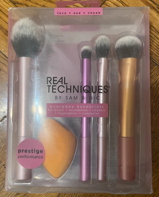 Juego de cepillos Real Techniques Everyday Essentials - Paquete de 5