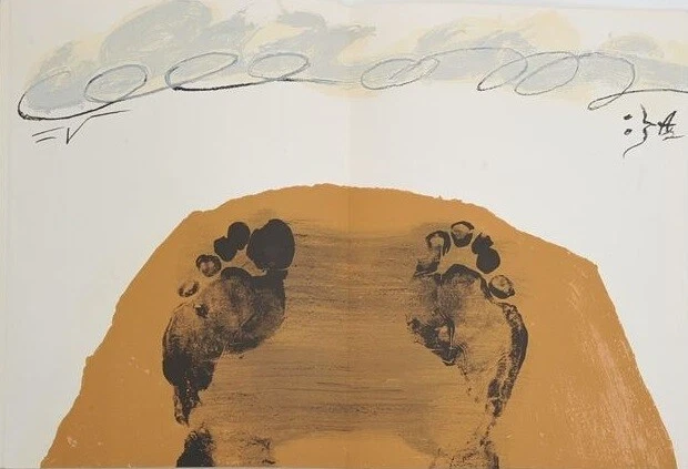 Antoni Tàpies - Litografía - Deux pieds sur ocre (1972)