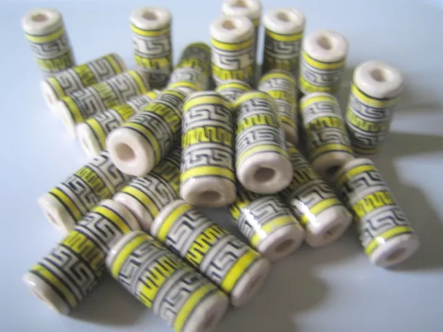 25 perles, tube, jaune, blanc et noir, motifs grecques , en céramique, H 18 mm