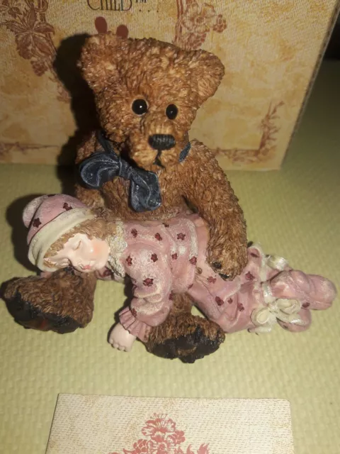 Pierre de poupée Boyds Bears - Shelby... Dormir dans les bras de Teddy - #3527 - Neuf dans sa boîte - Retraité 3