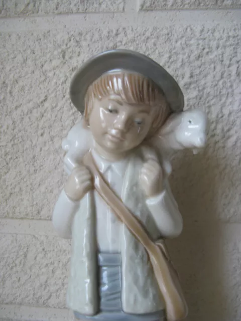 NAO LLADRO DAISA GARSON BERGER Porcelain Figure 2