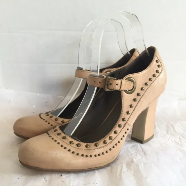 B Makowsky Tan Leather Studded Mary Jane Pump Heels -Size 8 Sasha Round Toe BOHO