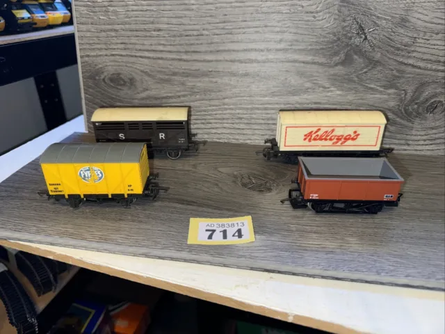 4 X Hornby Oo Gauge Wagons Need Tlc