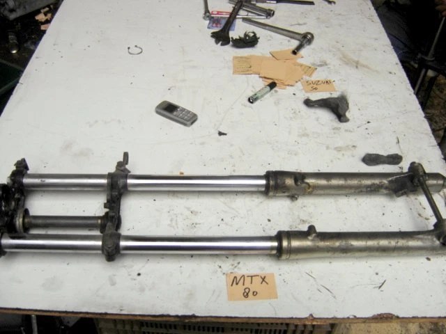Fourche Avant Pour Moto KTM - Pièce D'occasion - Lire Attentivement L'annonce Pour Le Modèle