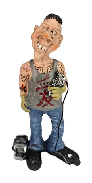 Vogler Funny Life – Lustige Figur „Tätowierer Mit Tätowiermaschine“ Aus Polyresin