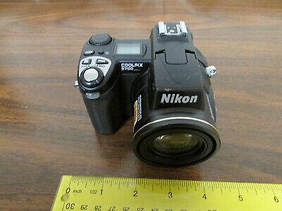 Nikon Coolpix 5700 5.0 Mp Fotocamera Digitale - Nero No Batteria Non As-Is