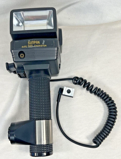 Sunpak Auto 555 Thyristor Flash with Sync Cord
