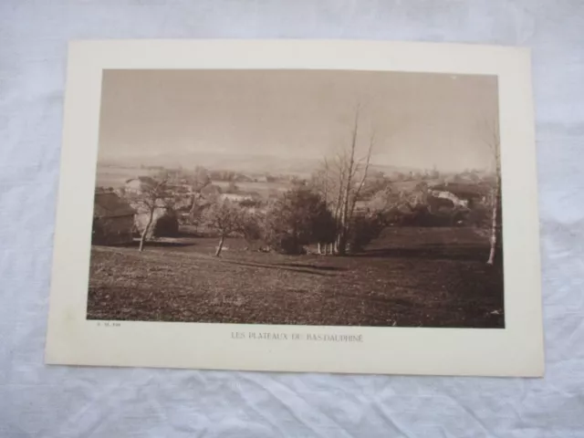 Ancienne Planche Cartonnee +- 1930 Plateaux Du Bas Dauphiné