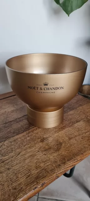 Vasque Champagne MOET & CHANDON 2