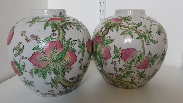 Chine - ancienne paire de pots à Gingembre - famille Rose - Dynastie Qing