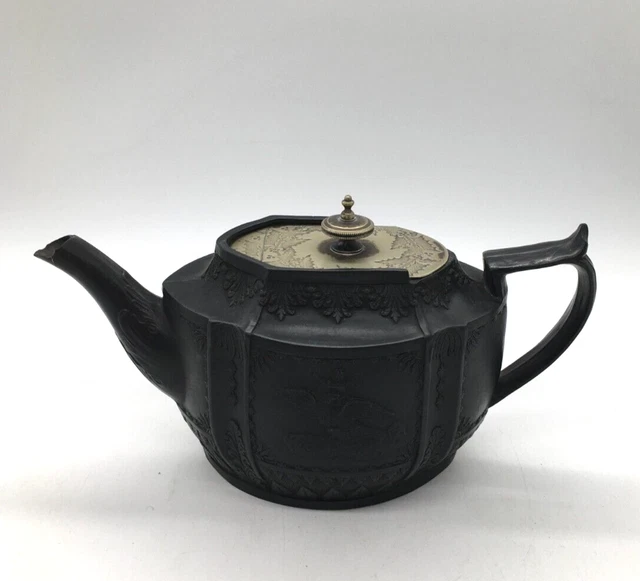 ANTIQUE BLACK BASALT Teapot from Early 19th Century, Probably Wedgwood