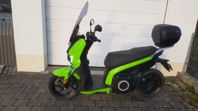 Silence S01 App, grün, EZ 9/20, 8300km, 5,6 KWhBat.,hohes Windschild, Koffer,Trä