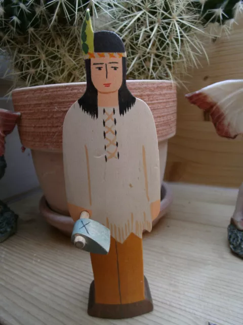 KINDERKRAM OSTHEIMER Rarität Indianer stehend mit Axt  Figur Holzfigur Kaktus 2