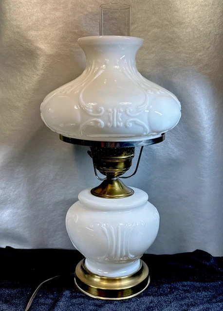 Vintage Gone With the Wind GWTW Hurricane Parlor 3-way Table Lamp Milk Glass 19”