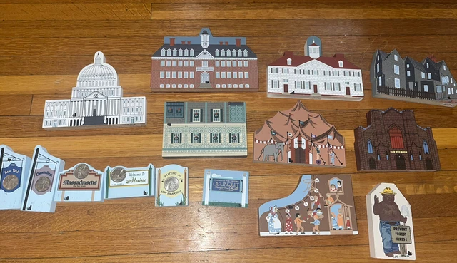 The Cats Meow Village Lot 15 Pcs
