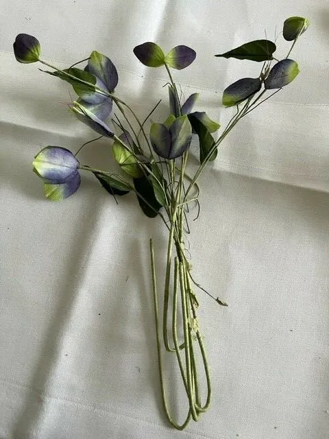 GÜNSTIG💐DEKORATIV Zierliche grüne Zweige mit Blüten grün-lila Kunstblumen 35 cm