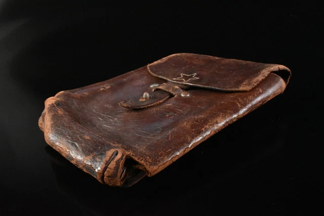 K741: Japanese Old Leather Japanese Army CONTAINER Accessories Case Box Weapons