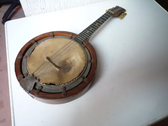 Banjo banjoline ancien vers 1920/1930  OU  ????