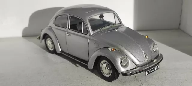 1/18 VW Volkswagen Coccinelle Kafer 1302 S Beetle cox auto miniature collection