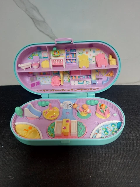 babysitting - Polly Pocket Bluebird (vintage)