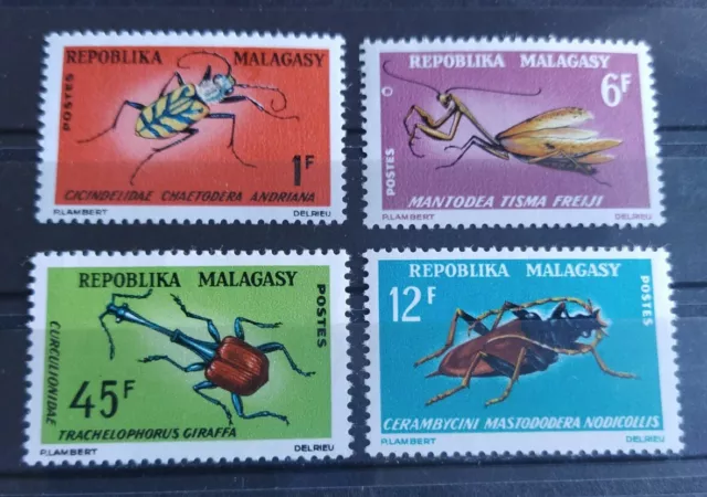 4 Timbres Série Insectes N° 420/428 Madagascar Neuf** 1966 République malgache 2